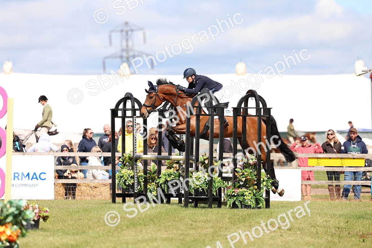 SBM_13564 - Class 206 - Senior Newcomers - 1.10m Open