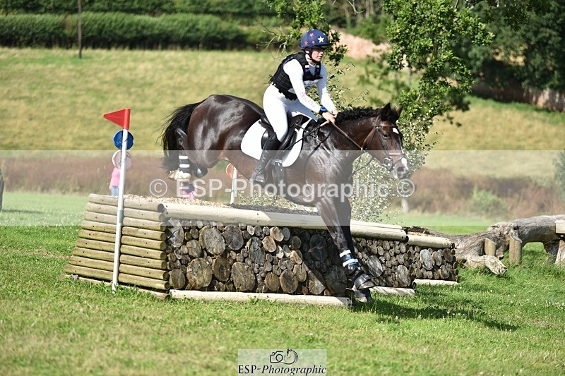 240803-161516-09217 - 269-Lauren_Dawson-BLAKNEYS_DAISY