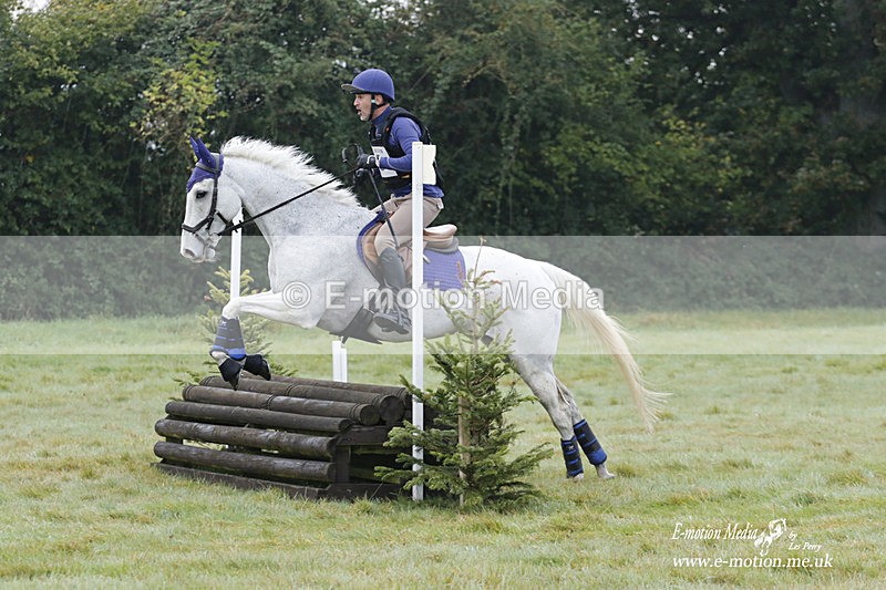 WWHT 171021 0350 - Novice Restricted (0.80m)  17/10/21