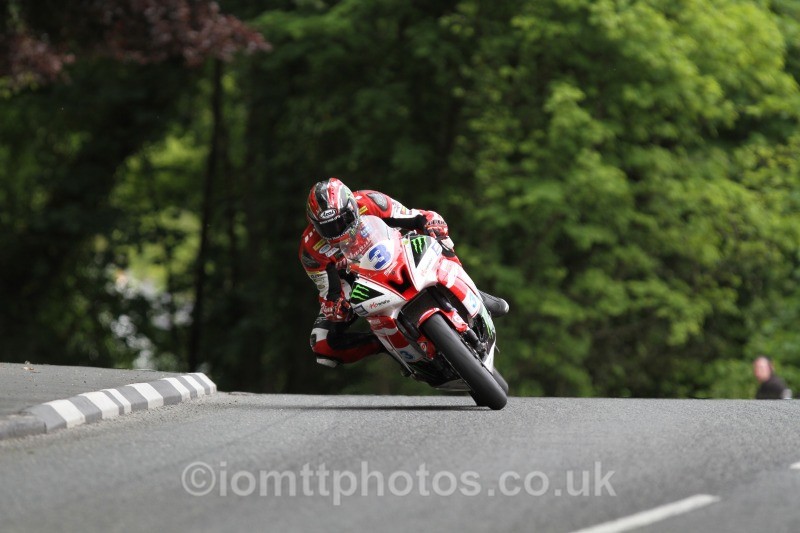 Ian Hutchinson Yamaha / Milwaukee Yamaha - Monster Energy Supersport Race 1