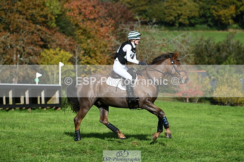 251024A-121242-09205 - B-124-Sophie.Lamb