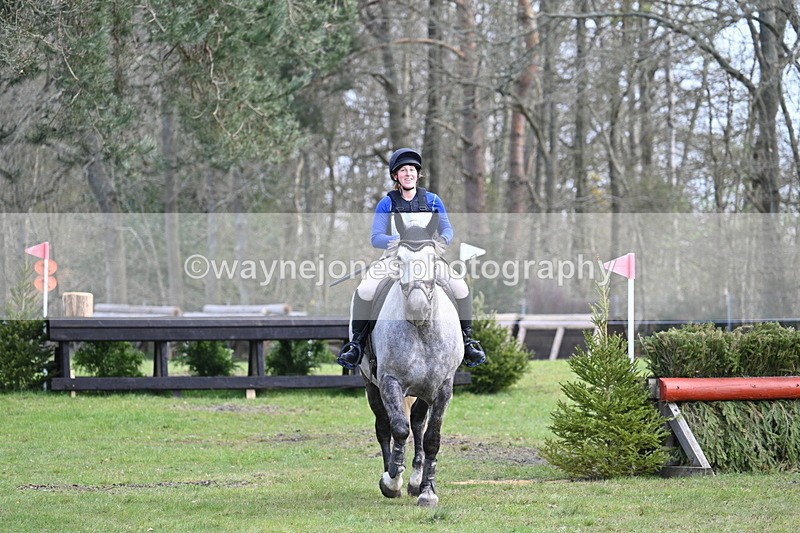 WJ7_0127 - Time 10:13 to 10:38 Times at the Fence