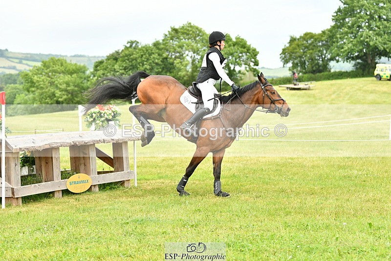 250524A-171340-14930 - C-281-Holly.Morris-NADIR.DE.LEAU