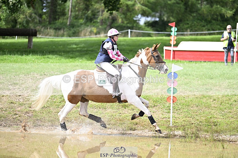 240804-152944-18278 - 657-Althea_Bleekman-SHOVERN_ON_ICE