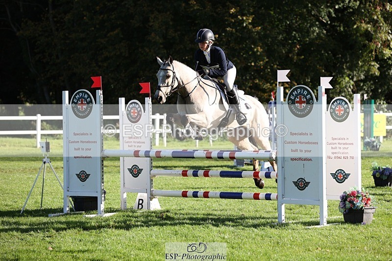 231022-102427-24507 - 619-GARVAGH.GOLDEN.OAK-Ella.Snow-TrotUp+SJ