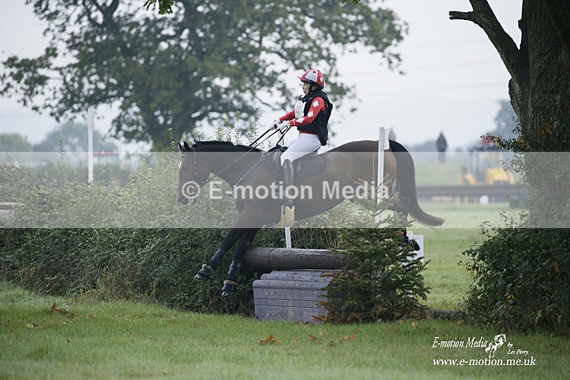 WWHT 171021 0114 - Novice Restricted (0.80m)  17/10/21