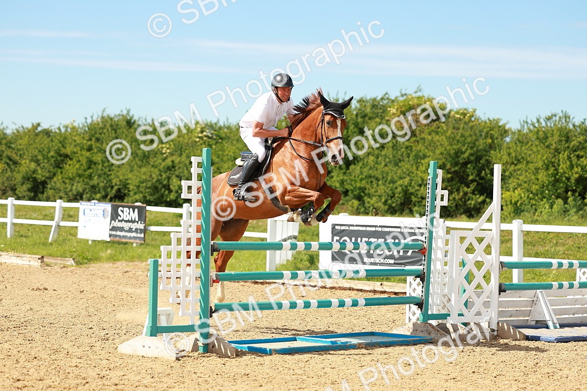 SBM_002577 - Class 4 - Senior Newcomers - 1.10m