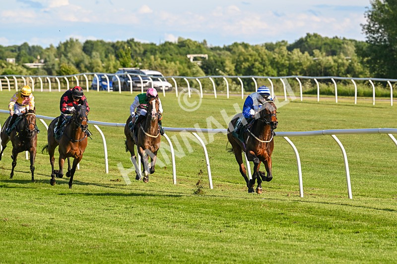 300525-Race 2-Cheerleader-7022 - Race 2