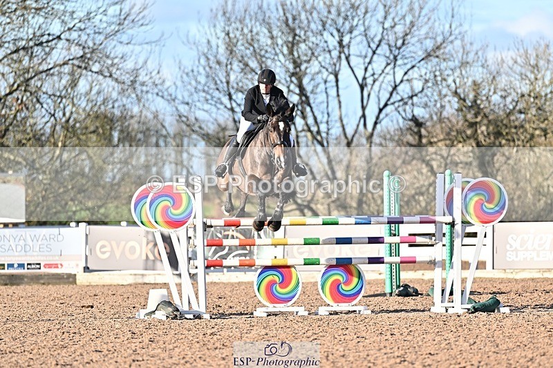 251203-140434-00781 - Cls 5 Foxhunter and 1.20m Open