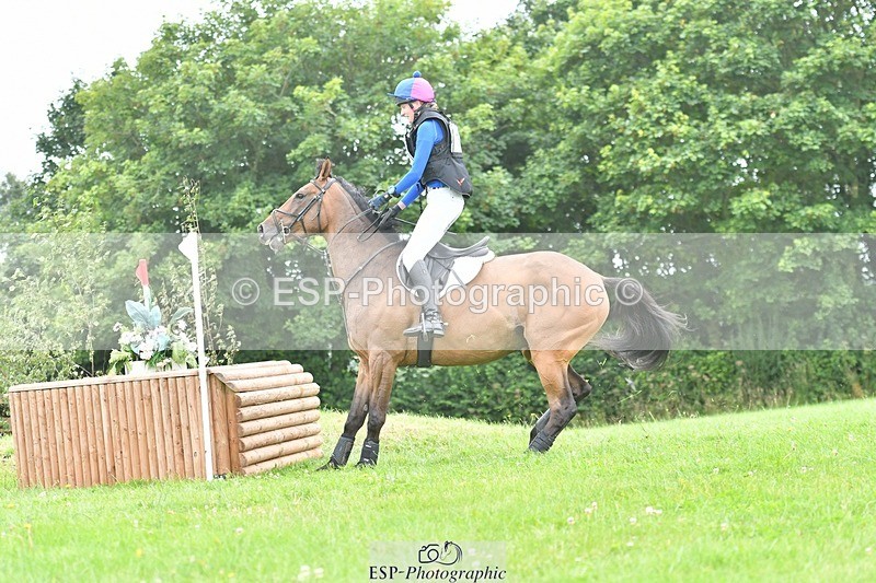 240803-115221-03377 - 015-Lara_Clarkson-NEWTIDE