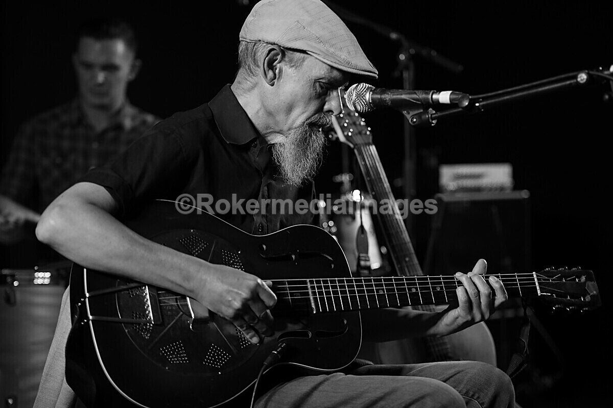 FOLK N BLUES-560 - FOLK and BLUES SEPT 2022