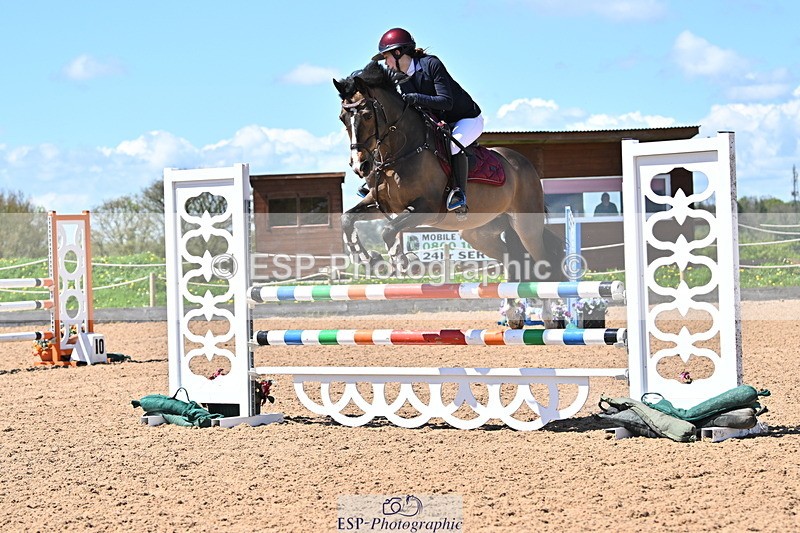 240504A-130149-01688 - Cls 4 Blue Chip Pony Newcomers & 1m Open