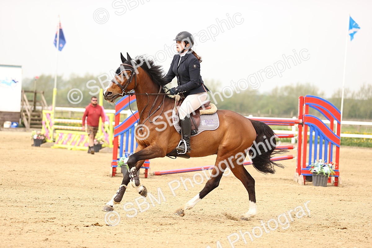  - Class 15 - Senior British novice - 90cm