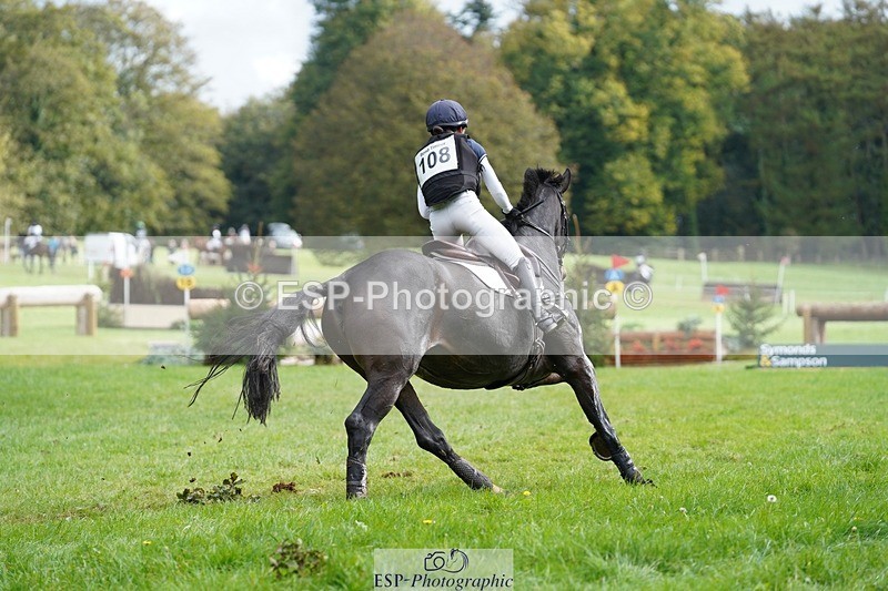 231020-135320-09416 - 108-BELGRAVE.IRENA-Lizzie.Scholefield-XC