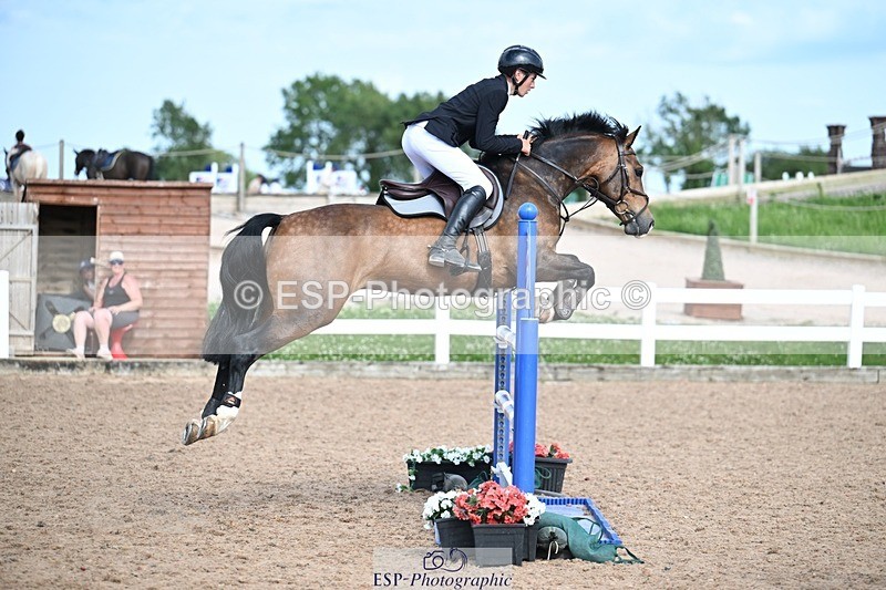 260627-174009-05808 - Cls 27 Foxhunter and 1.10m