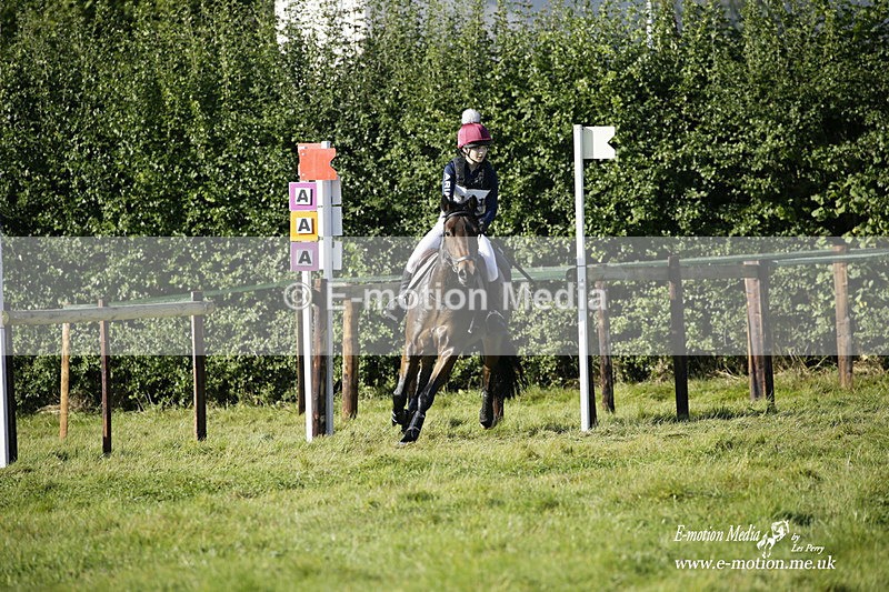 WWHT 031021 819 - WWEC Novice Restricted (0.80m) 18/10/20