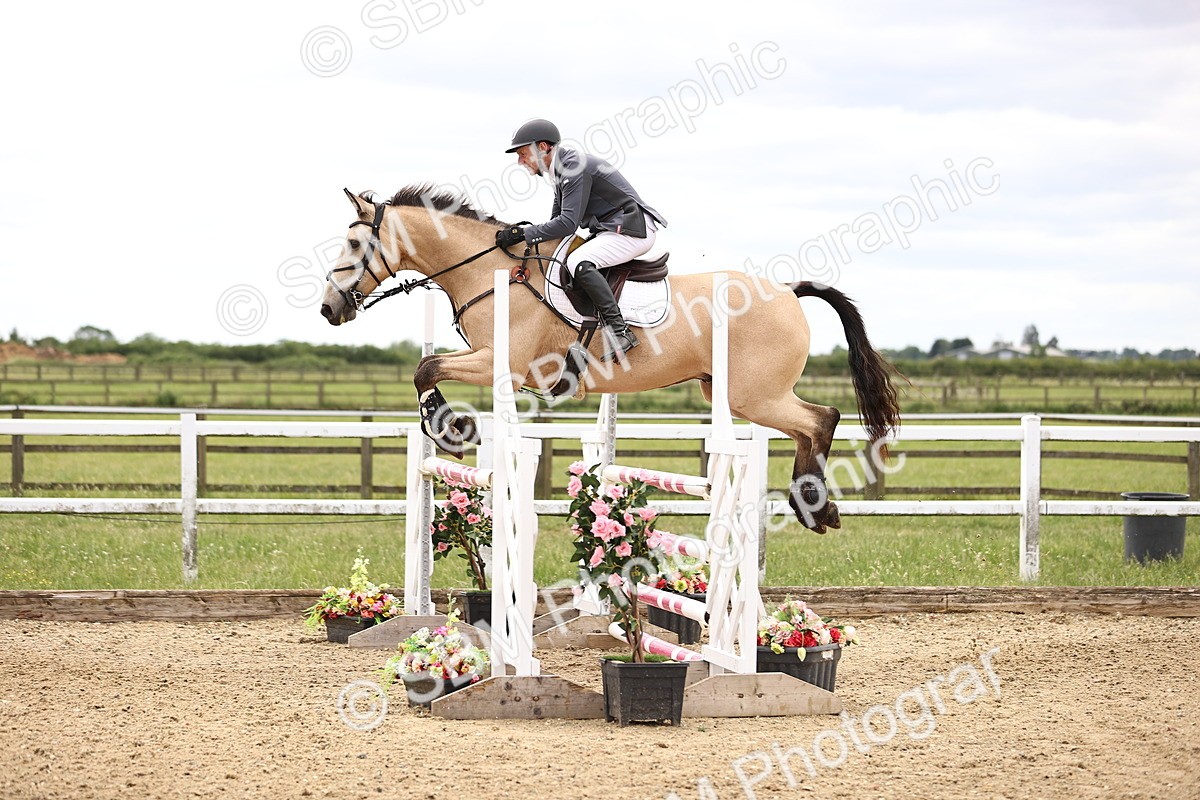 SBM_007688 - Class 19 - Senior Newcomers - 1.10m