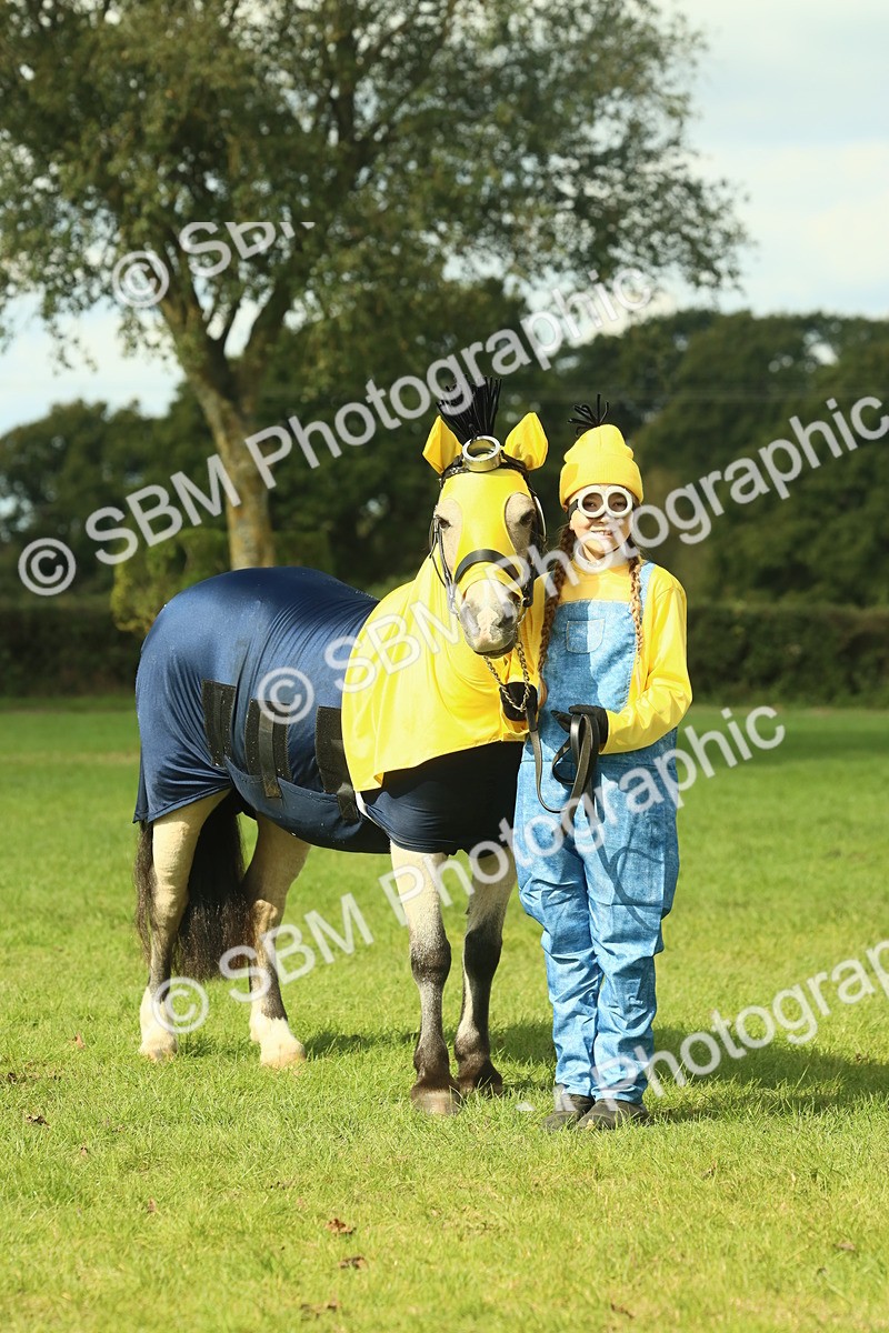 SBM_63552 - S35 - Fancy Dress Showing