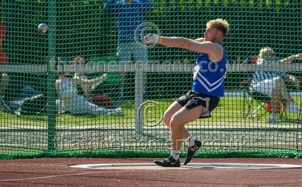 Age25SUN-927906 - Field Male