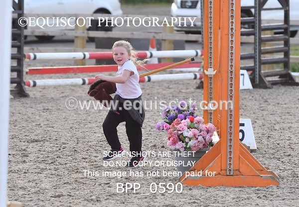 BPP_0590 - HOBBY HORSE SHOWJUMPING CLASSES