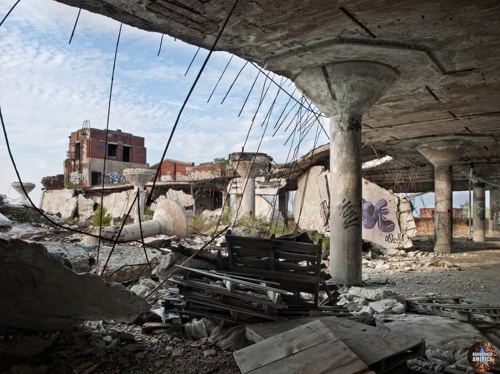 Packard Motor Car Company (Detroit, MI) | Crumbling Rooftops - Packard Motor Car Company