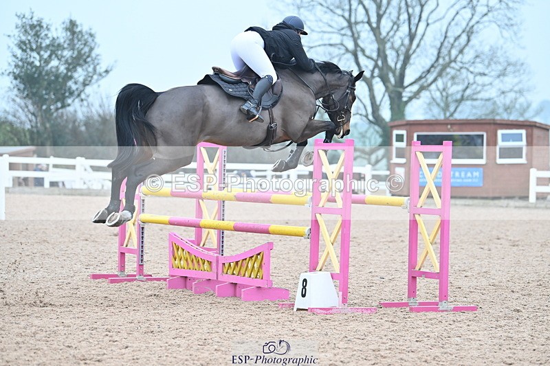 240113A-131531-02152 - Cls 12 Newcomers and 1.10m Open