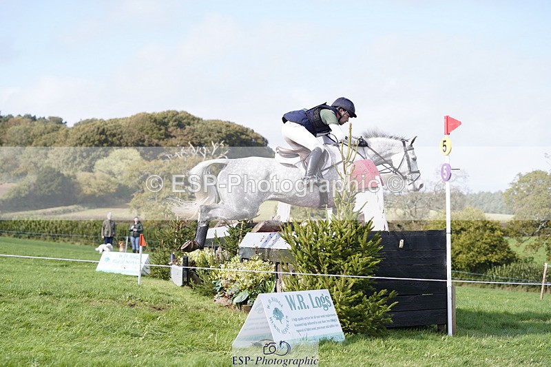 241025-130322-08412 - 107-Simon.Grieve-BEST.ESCAPADE