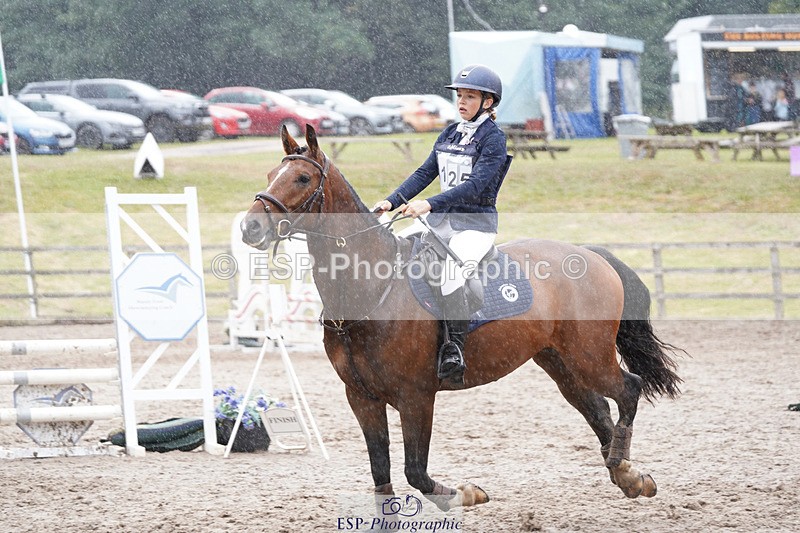 240824X-122414-24017 - 80cm Round 1 12.00 to 13.00