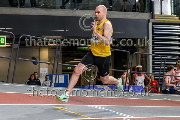 CombiMast25-914806 - Track Male Set One