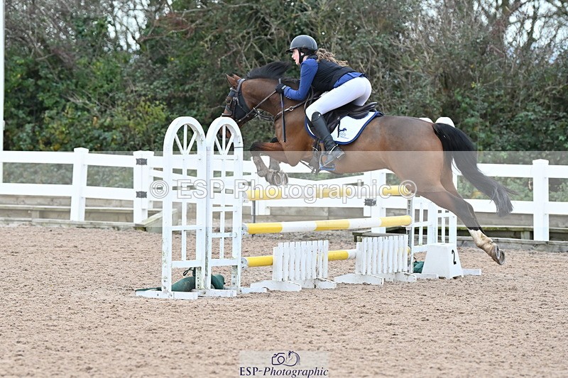 231119A-112543-05408 - Sun Cls 5 Newcomers & 1m Open