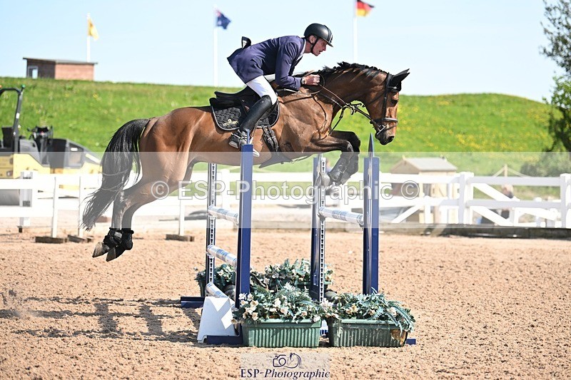 250510-162802-12160 - Cls 25 Snr Newcomers