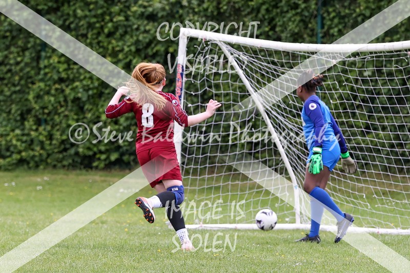 1DX32249 - Covingham Park V Tadpole Farm