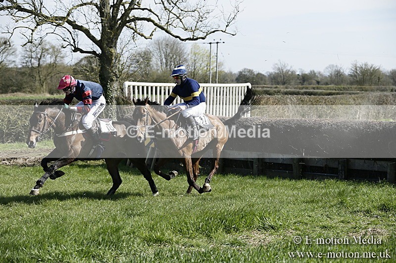 PtP 250317 125 - V.W.H. Hunt Point-to-Point Siddington 25/03/17