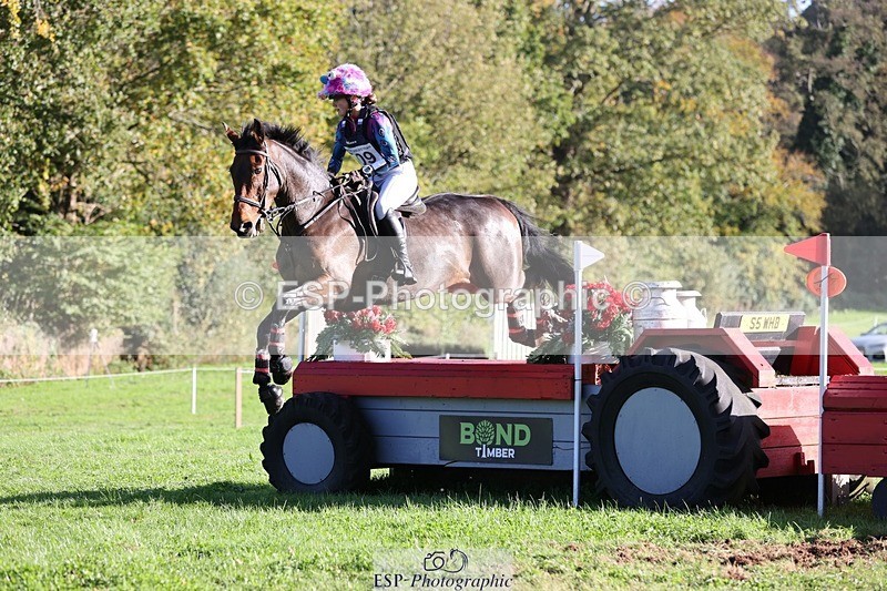 241026-142528-14064 - 509-Tichy.Sanders-SPARHANGER.VELVET