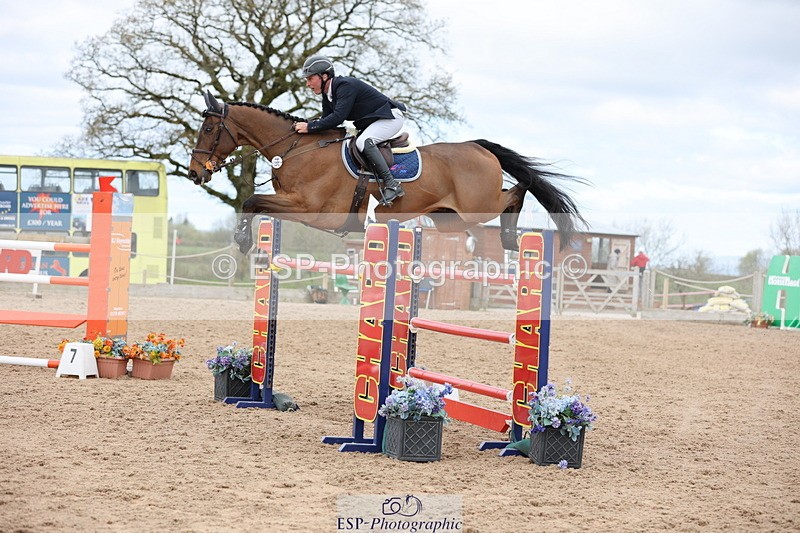 240419A-121947-07162 - Cls 6, 2 Star Medium Tour 1.35m