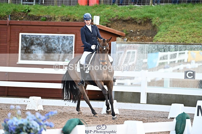 240218A-110525-05804 - 131-Lauren.Burrows-Active.Vogue