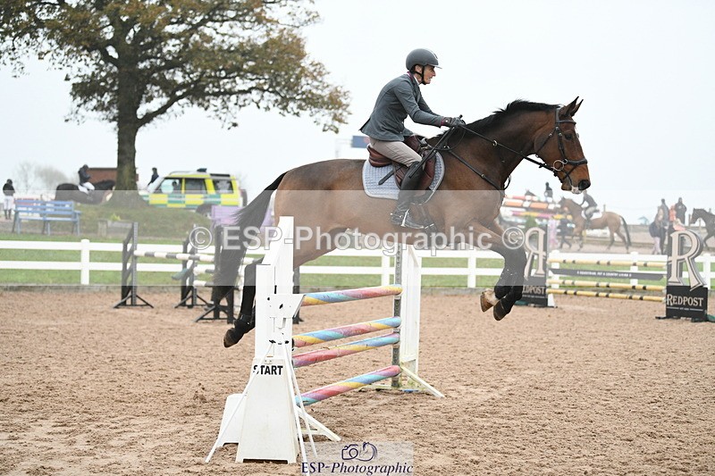 241103A-110900-07696 - SUN Cls 21 Snr Newcomers and 1.10m Open