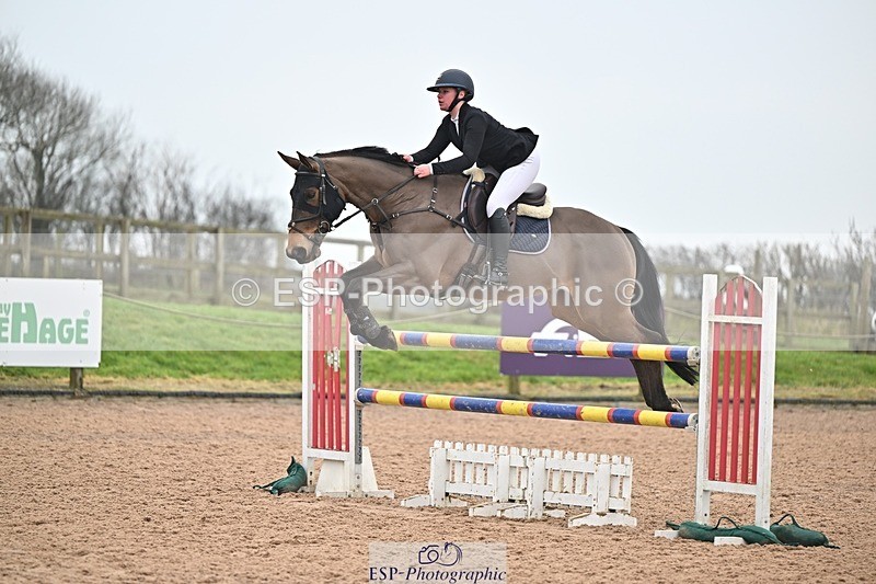 250122-143626-00675 - Cls 6 Foxhunter and 1.20m