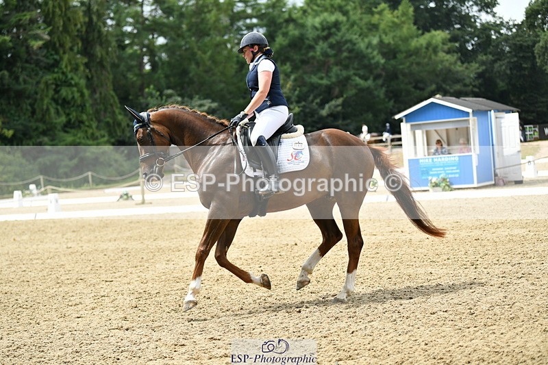 250718A-121350-01382 - 144-Verity.Perry-Vogue