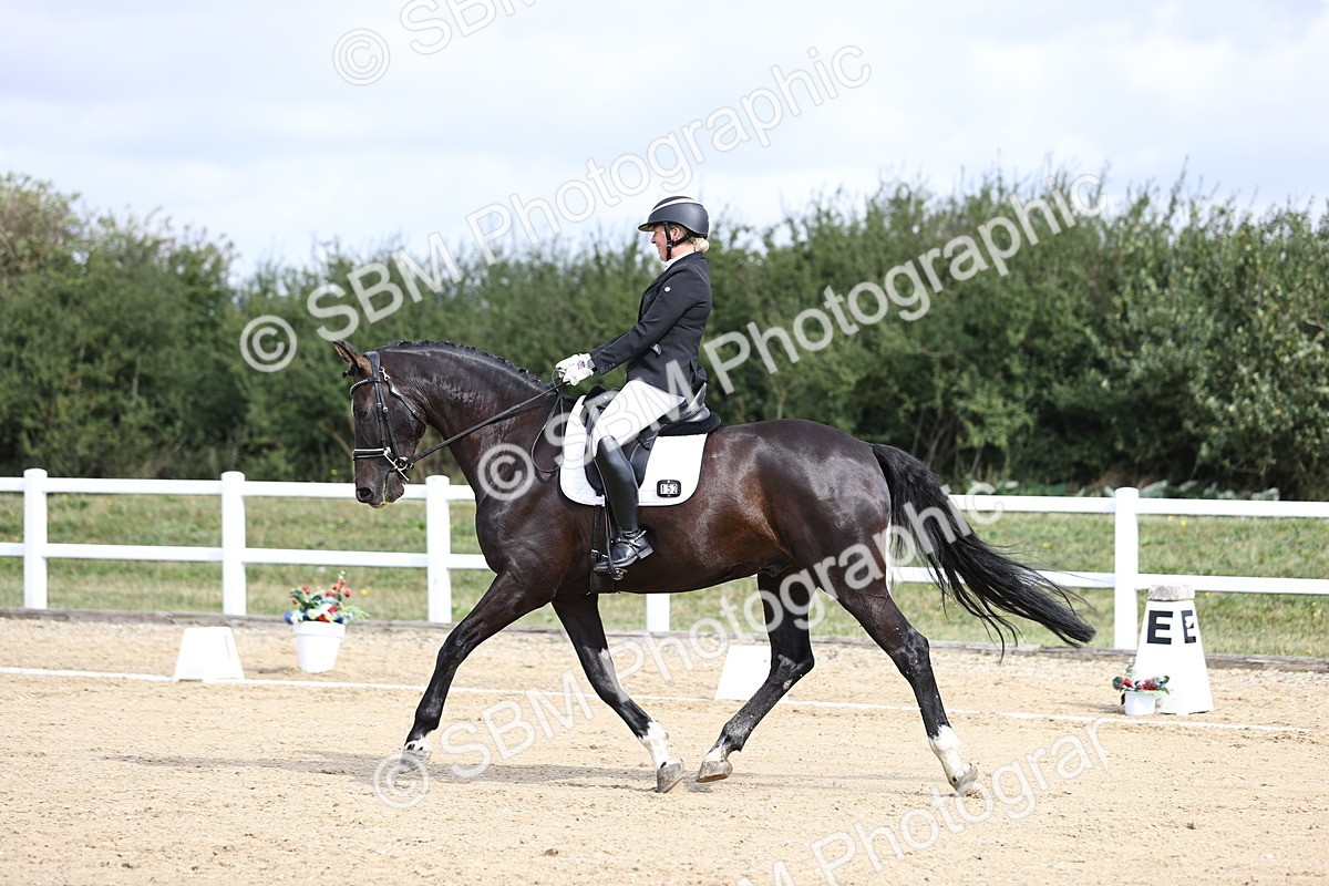 SBM_016127 - Class 14 - Novice 23 - 10.29-11.32