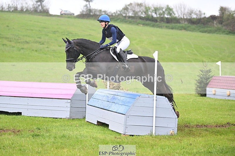 250419-112714-09239 - 405-Laura.Pritchard-SILKY