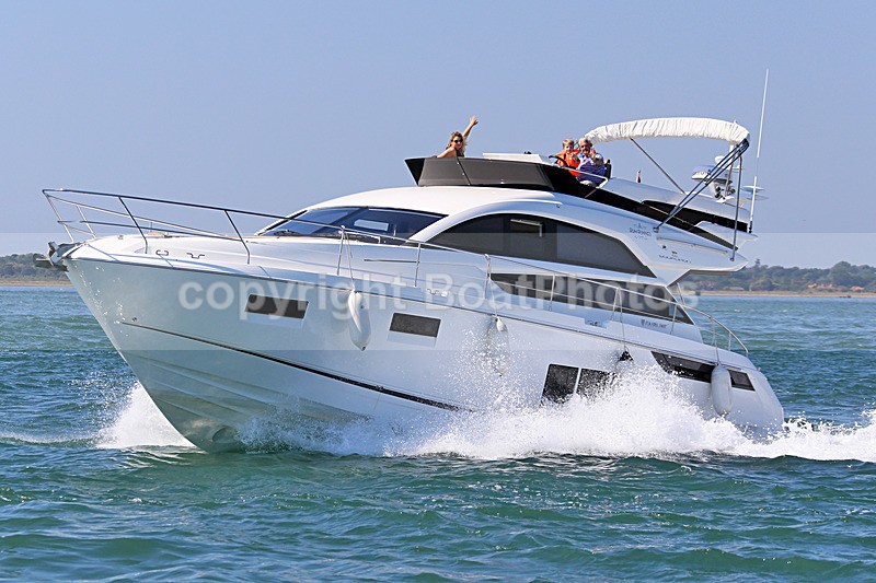 180630 RUM RUNNER - FAIRLINE SQUADRON 1Y3A6548 - Flybridge Cruisers