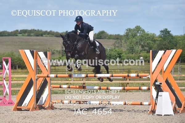 JAC_4654 - CLASS 7 Senior Foxhunter/ 1.20m Open