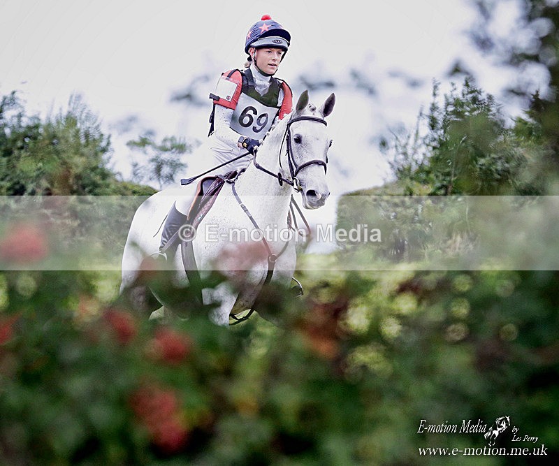 HT 230820 -245ab - Equestrian