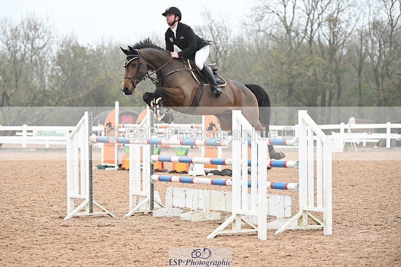 241102A-123004-04570 - SAT Cls 15 Foxhunter and 1.20m Open