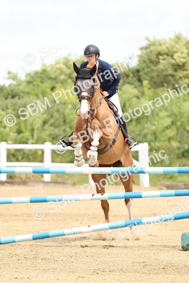 SBM_001022 - Class 4 - Senior Newcomers - 1.10m