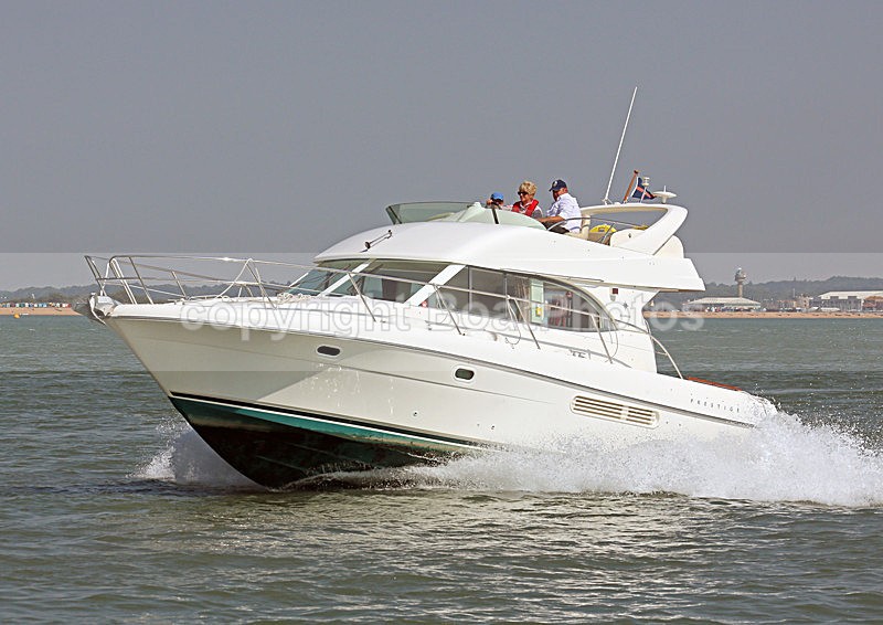 130827 SEPTEMBER MORN JEANNEAU PRESTIGE 36 WT7A3654 - Flybridge Cruisers