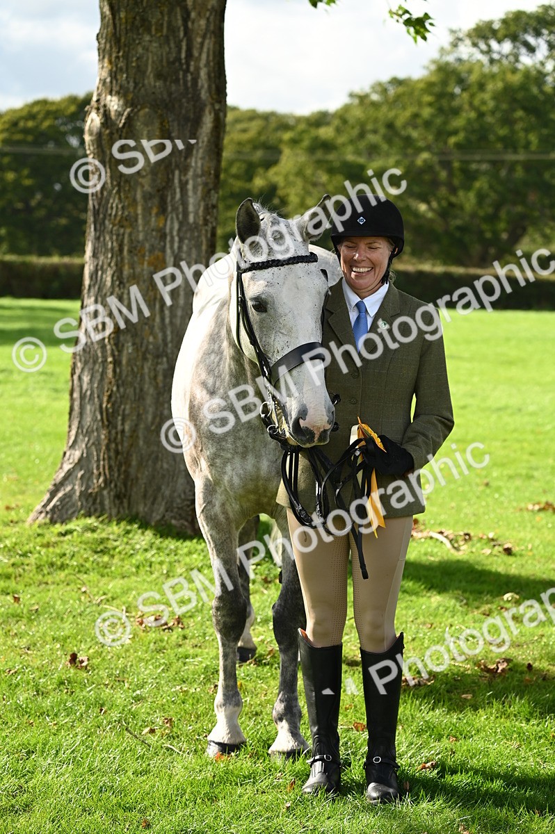 SBM_25060 - S5 - Novice & Newcomer In hand