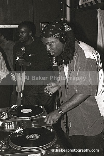 12 - Friends-&-Family @ the-roadhouse 10.05.03