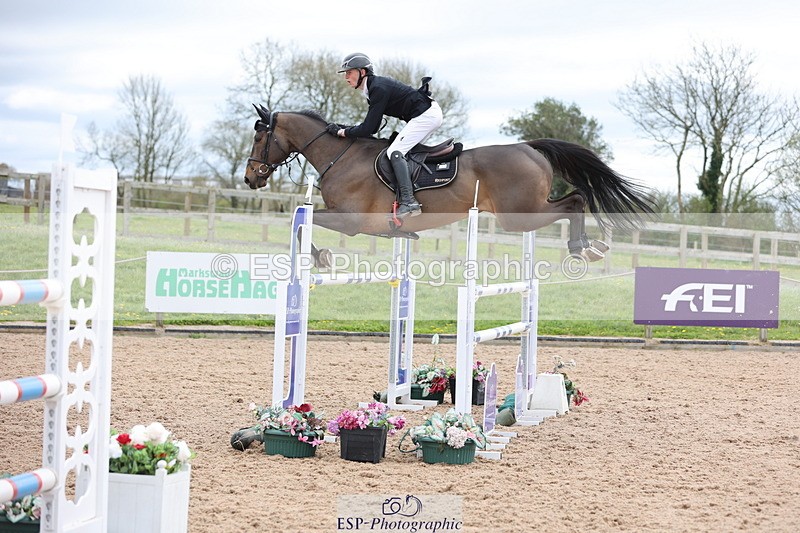 240419A-115837-06923 - Cls 6, 2 Star Medium Tour 1.35m